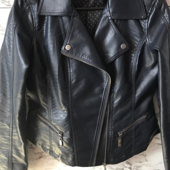 Faux leather jacket - Picture 5 of 7